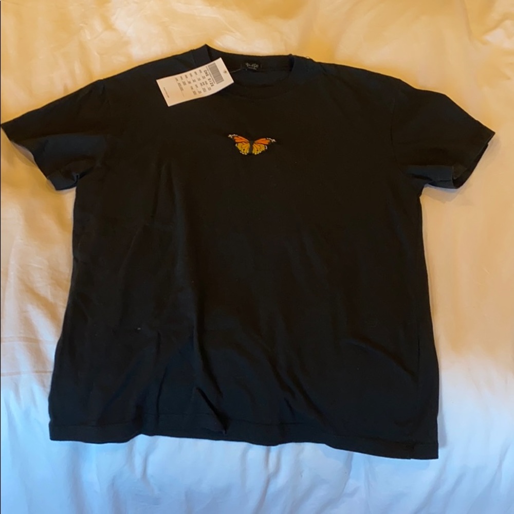 Black Tee